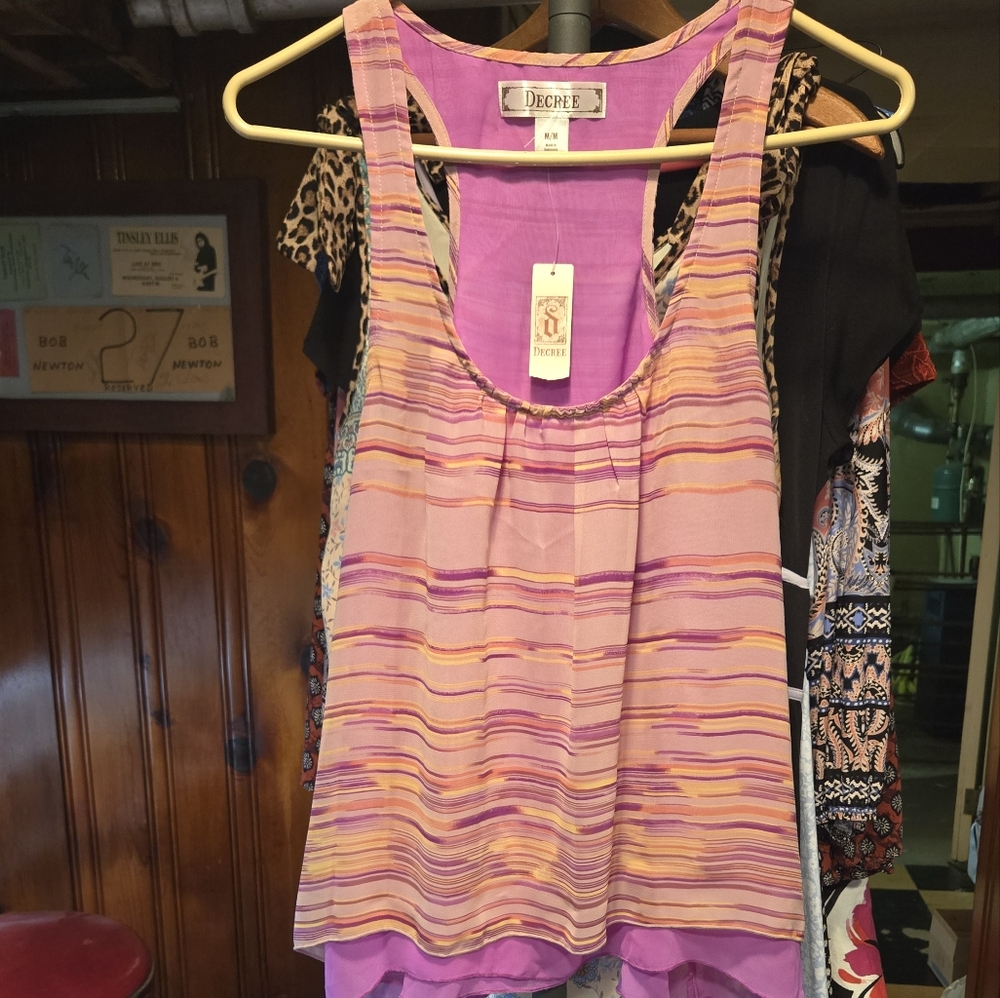 Decree tank top peach pink orange misse size medium BNWT